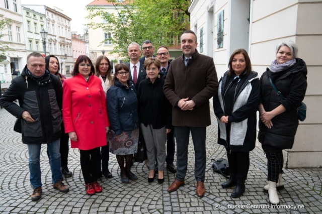 Konferencja prasowa Marcina Pabierowskiego oraz nowych radnych Koalicji Obywatelskiej. 23.04.2024 Konferencja prasowa Marcina Pabierowskiego oraz nowych radnych Koalicji Obywatelskiej. 23.04.2024