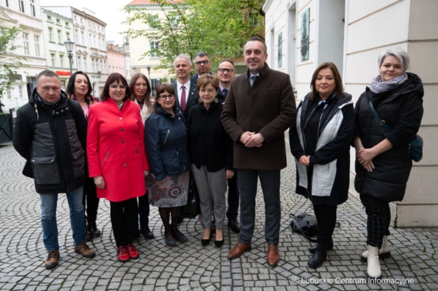 Konferencja prasowa Marcina Pabierowskiego oraz nowych radnych Koalicji Obywatelskiej. 23.04.2024 Konferencja prasowa Marcina Pabierowskiego oraz nowych radnych Koalicji Obywatelskiej. 23.04.2024