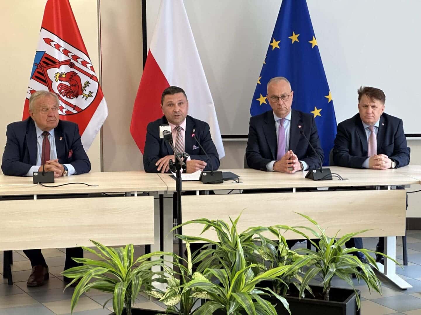 3 Koalicja Obywatelska potwierdza wsparcie Mariusza Olejniczaka w drugiej turze w Słubicach WIDEO