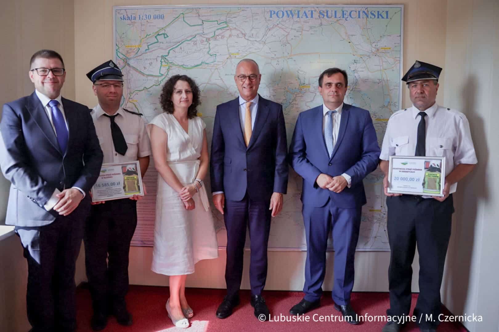 Podpisanie umów z OSP z powiatu sulęcińskiego  Kolejne OSP ze wsparciem Tym razem Krzeszyce i Słońsk ZDJĘCIA