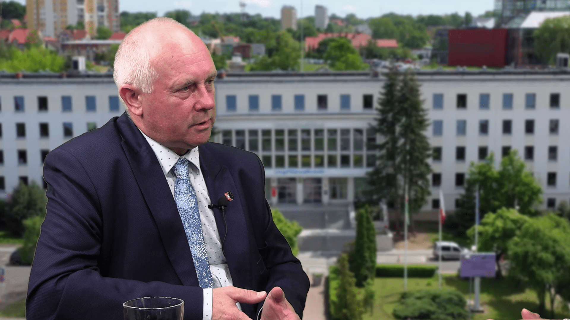 Zbigniew Kołodziej w studiu LCI. Wicemarszałek województwa lubuskiego Zbigniew Kołodziej w studiu Lubuskiego Centrum Informacyjnego Dla WOPR u działkowców sołtysów Zbigniew Kołodziej o inwestycjach w Lubuskie