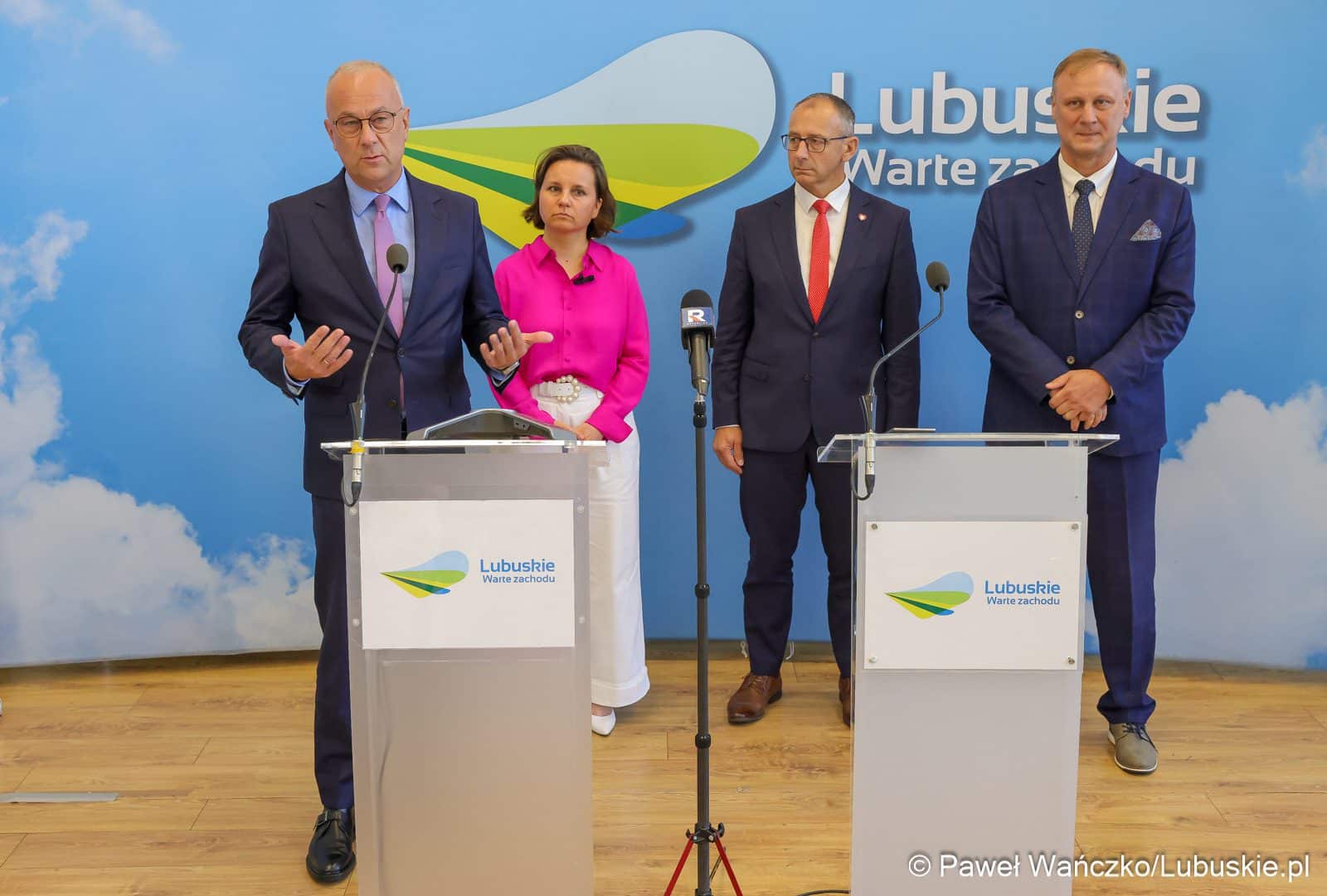 Partnerstwo Środowisko dla Rozwoju   Wyzwania związane z adaptacją do zmian klimatu Lokalna polityka adaptacyjna a ochrona ekosystemu rzeki Odry  Plan ratowania Odry w toku