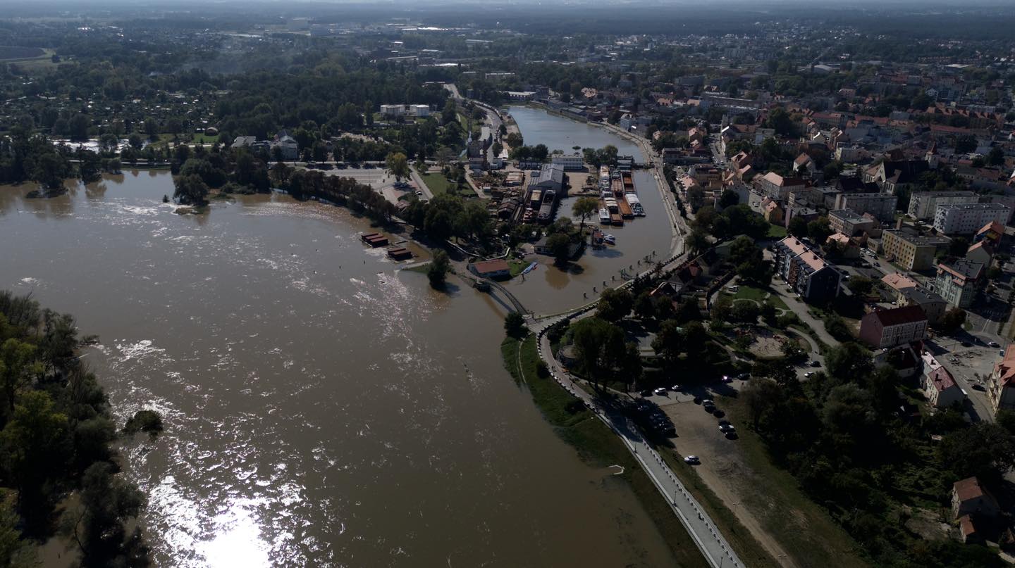   Odrzańska fala wezbraniowa płynie przez Lubuskie