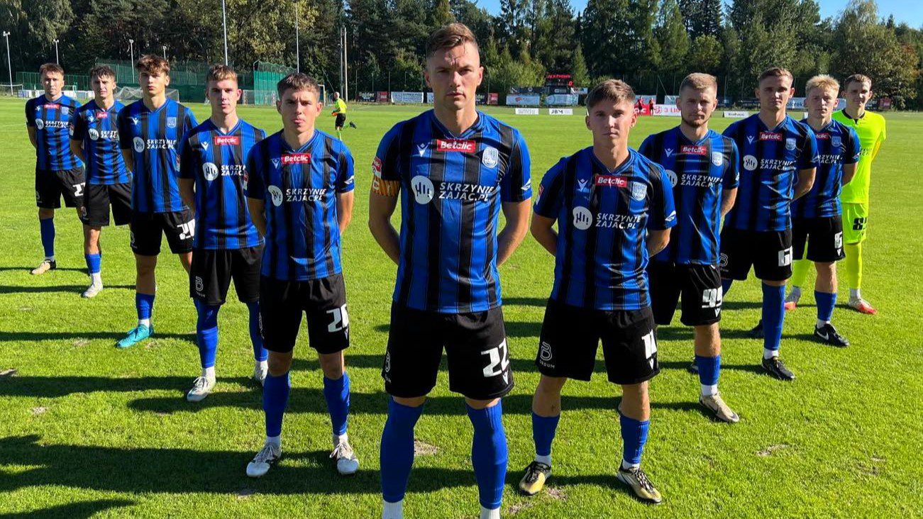 Jedenastu mężczyzn na boisku  Fatalna sobota III ligowców Zapunktowała tylko Odra WYNIKI