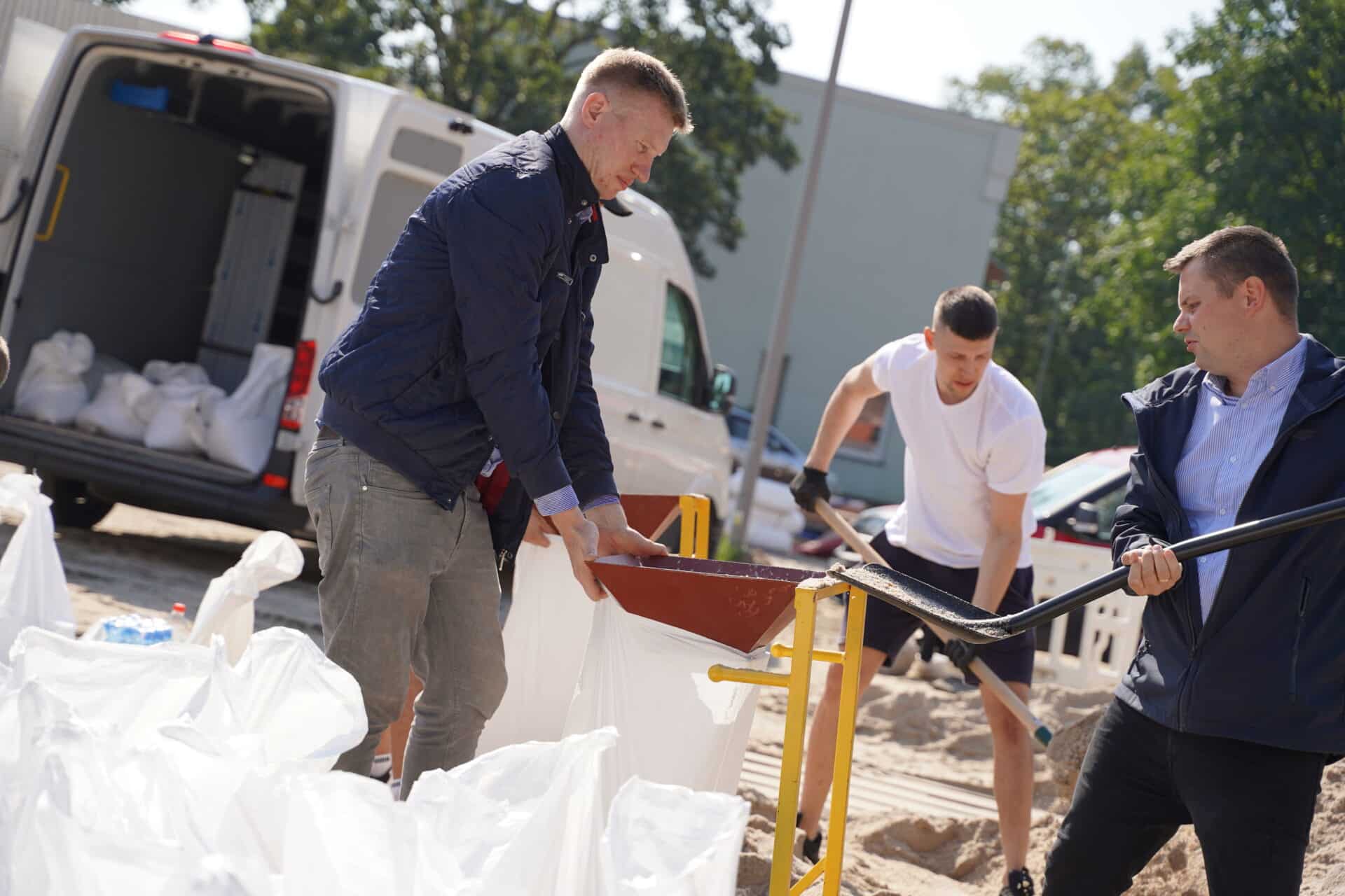 DSC05745 Żagań alarm powodziowy Żagań nie czeka na to który ze scenariuszy się spełni Już wie że spełnia się ten najgorszy