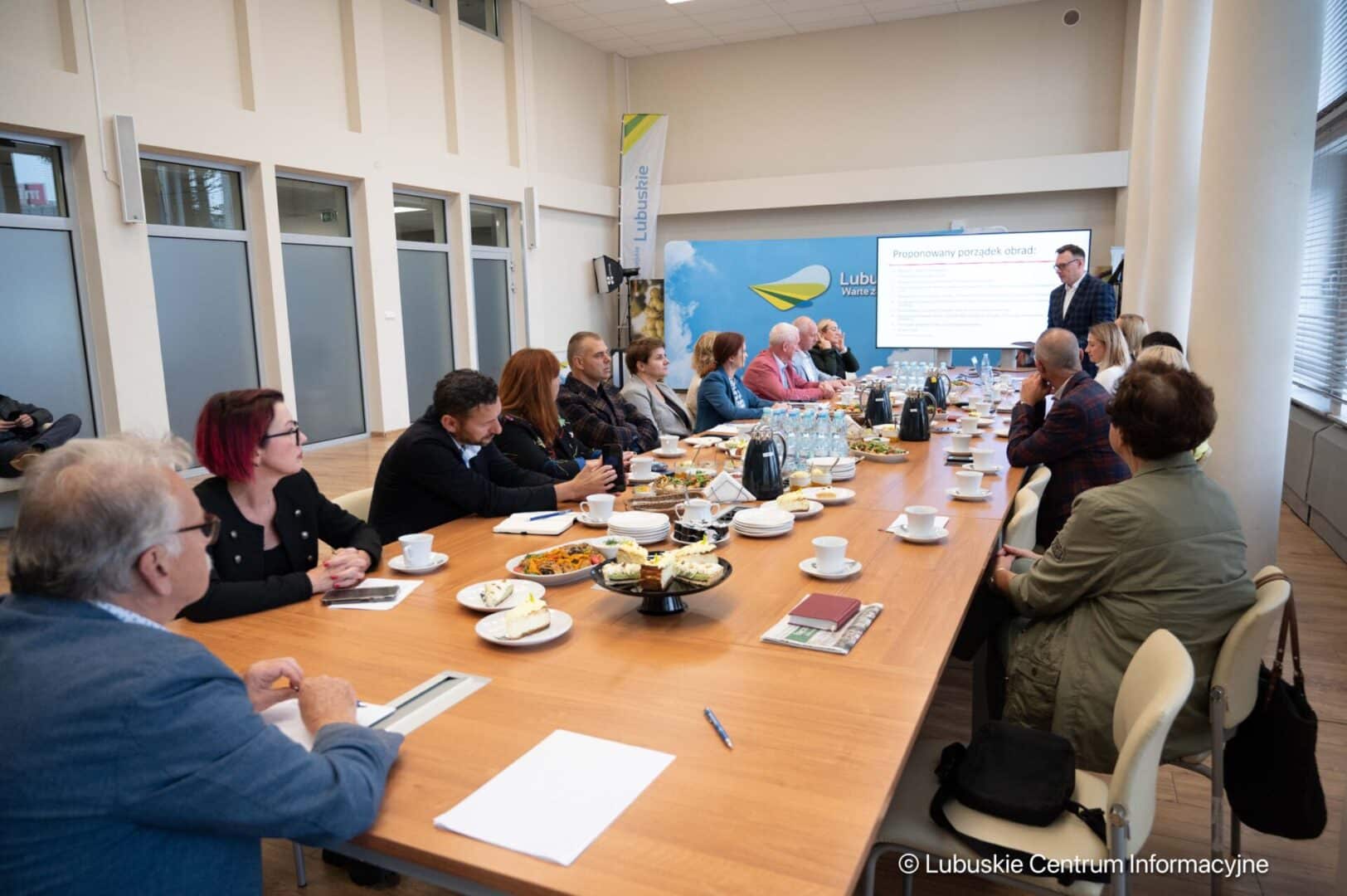 Posiedzenie rady pożytku publicznego. 12.09.2024 Miliony dla NGO Organizacje wiedzą jak zdobyć pieniądze WIDEO
