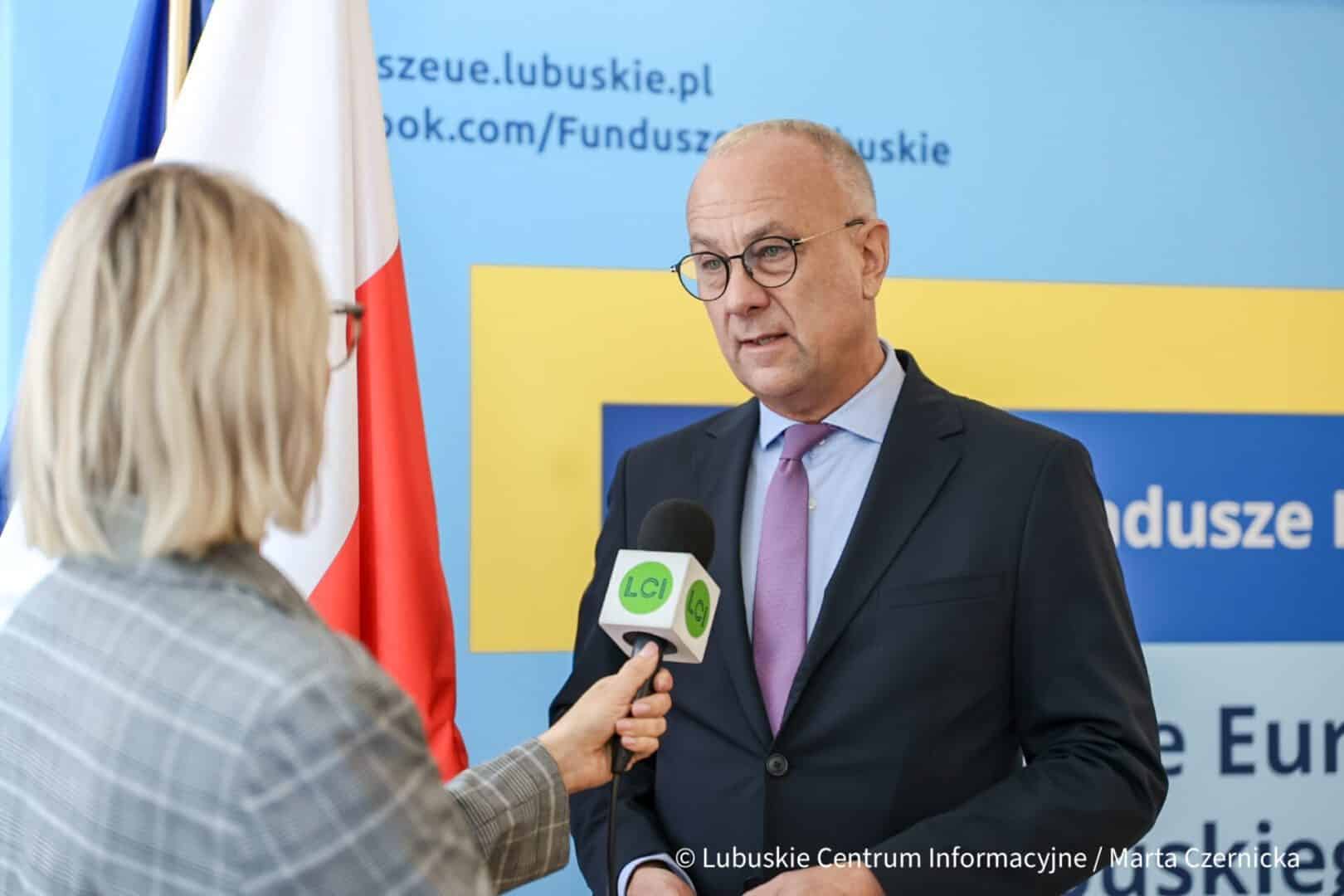 Region Północ Region Północ Dotrzymujemy słowa więcej pieniędzy unijnych dla Gorzowa Marszałek Marcin Jabłoński w Regionie Północ WIDEO