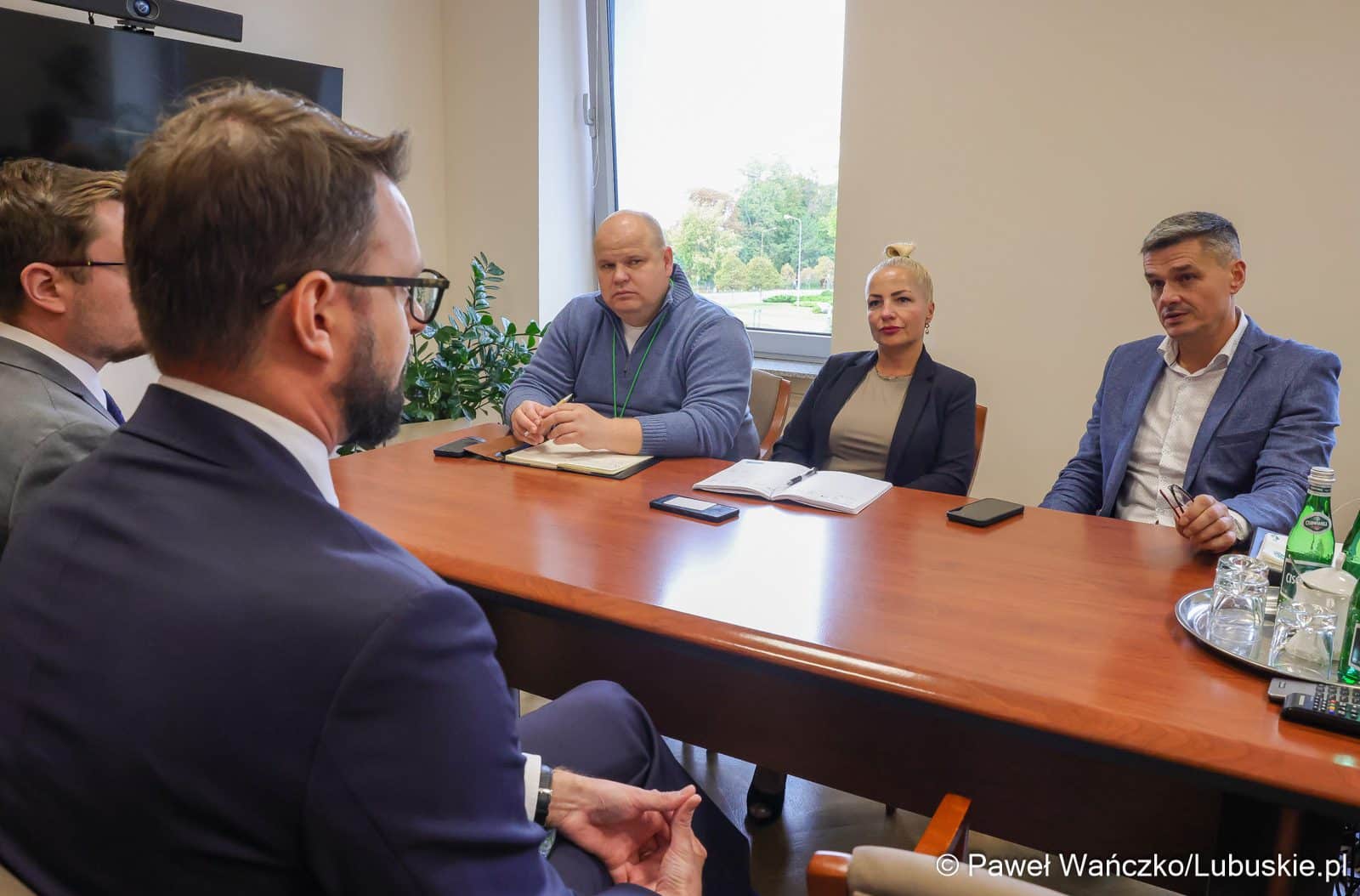 Spotkanie wicemarszałka Sebastiana Ciemnoczołowskiego z prezesem Polregio Krzysztofem Pietrzykowskim  Województwo lubuskie kolejny raz upomina spółkę Polregio