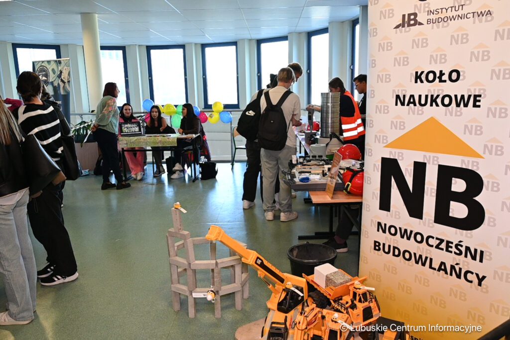 Dzień otwarty UZ w budynku Uniwersytetu Zielonogórskiego