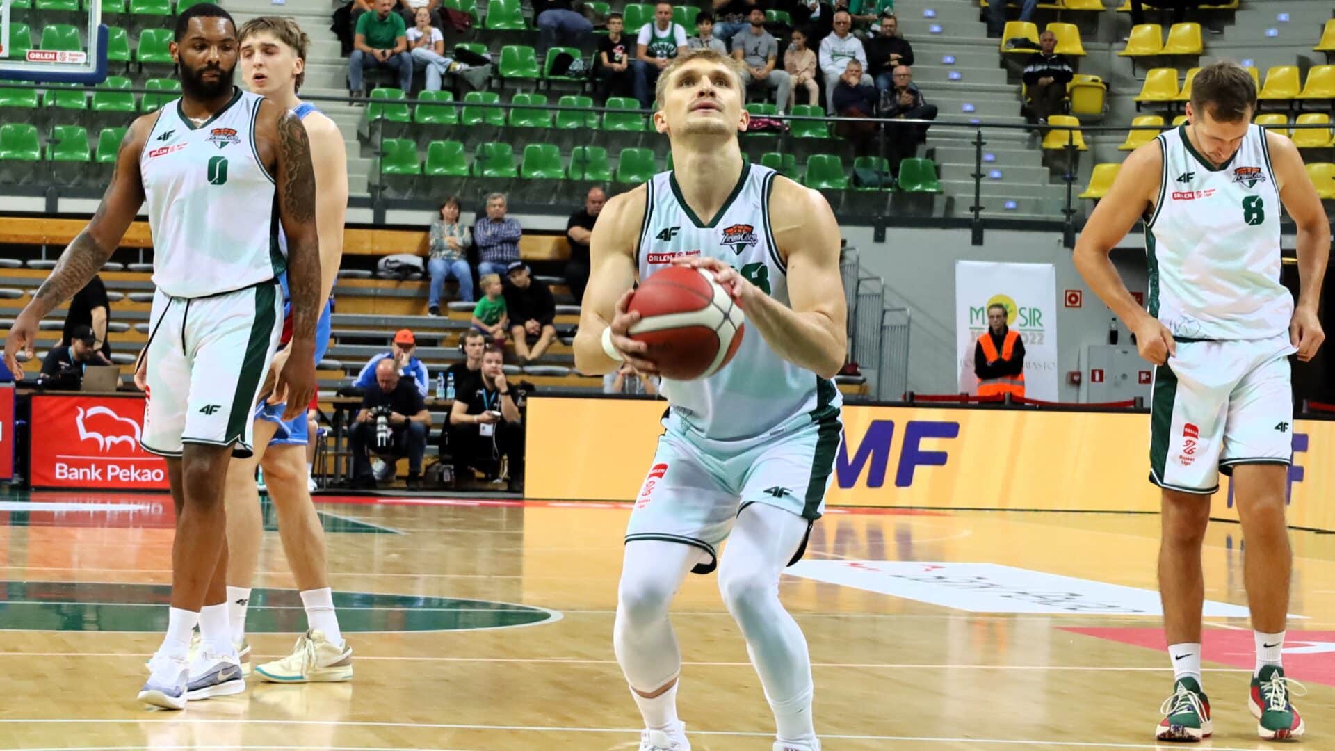 Filip Matczak Mężczyzna z piłką do kosza Filip Matczak Dobra gra zaczyna się od obrony ROZMOWA