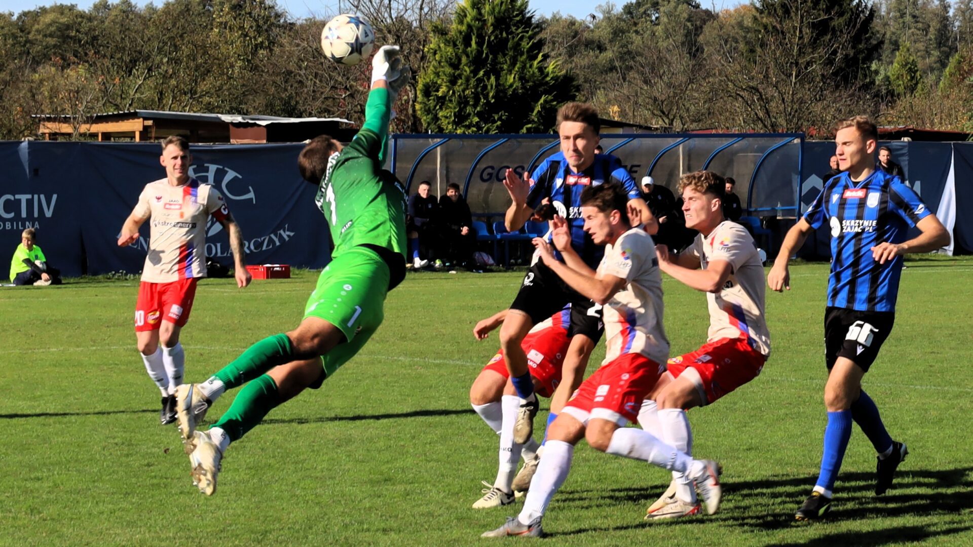 Odra Bytom Odrzański - Warta Gorzów Siedmiu mężczyzn gra w piłkę I znów derby dla Warty i dla Stilonu Ale co zrobił Dozamet WYNIKI