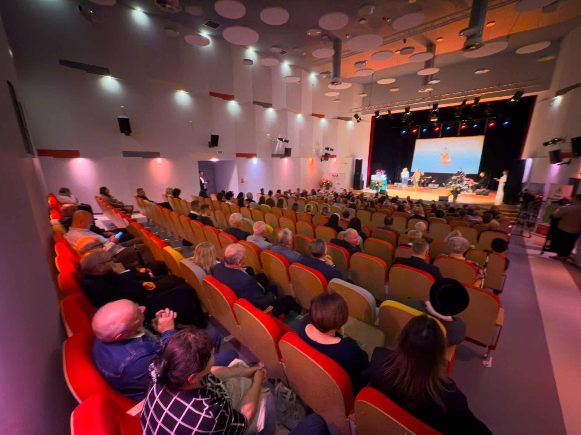 Uroczysta gala Lubuskiego Samarytanina w sali Gminnego Ośrodka Kultury w Przytocznej Fot Łukasz Wawer  Lubuscy Samarytanie nagrodzeni Kto dostał statuetkę WIDEO