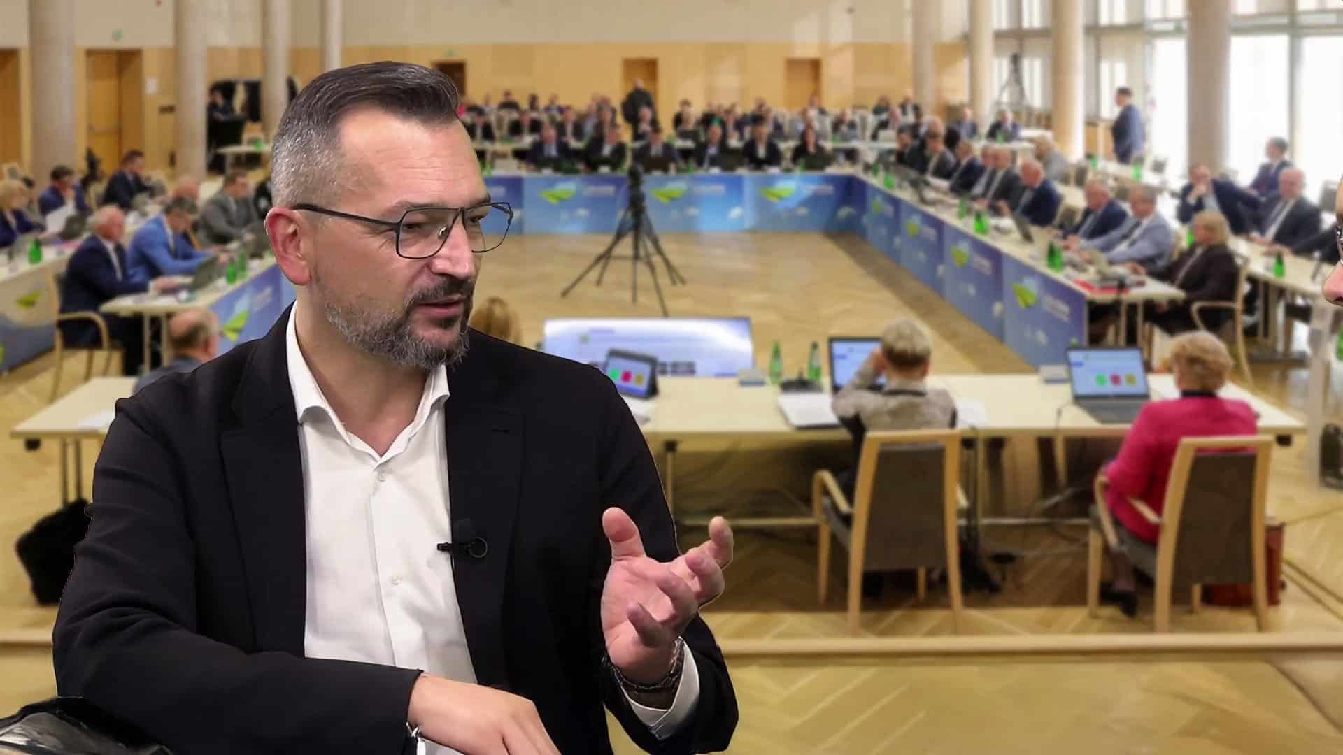 Tomas Siemiński w programie Rozmowa dnia Lubuskiego Centrum Informacyjnego  Polska 2050 skręci w lewo po rozpadzie Trzeciej Drogi WIDEO