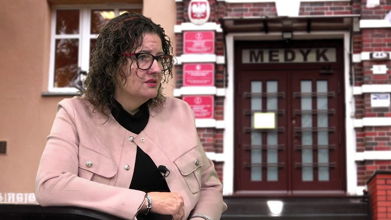 Anna Napadło Kuczera dyrektor Centrum Kształcenia Zawodowego i Ustawicznego Medyk w studiu Lubuskiego Centrum Informacyjnego  Medyk ma nową dyrektor Czy to koniec zawirowań wokół szkoły WIDEO
