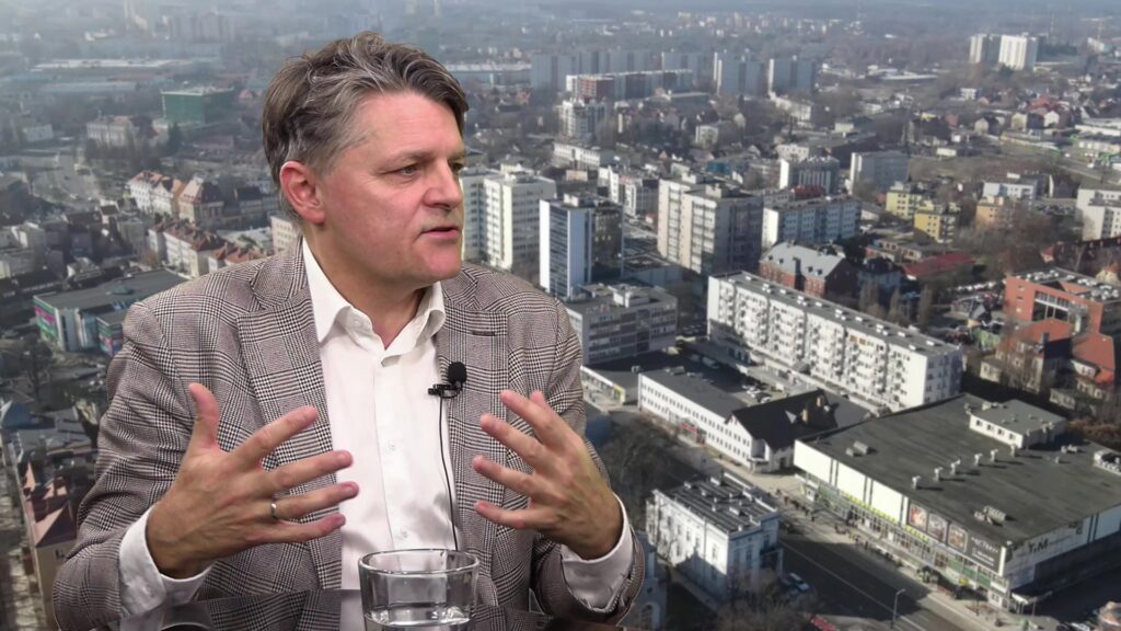 Janusz Rewers w studiu Lubuskiego Centrum Informacyjnego.