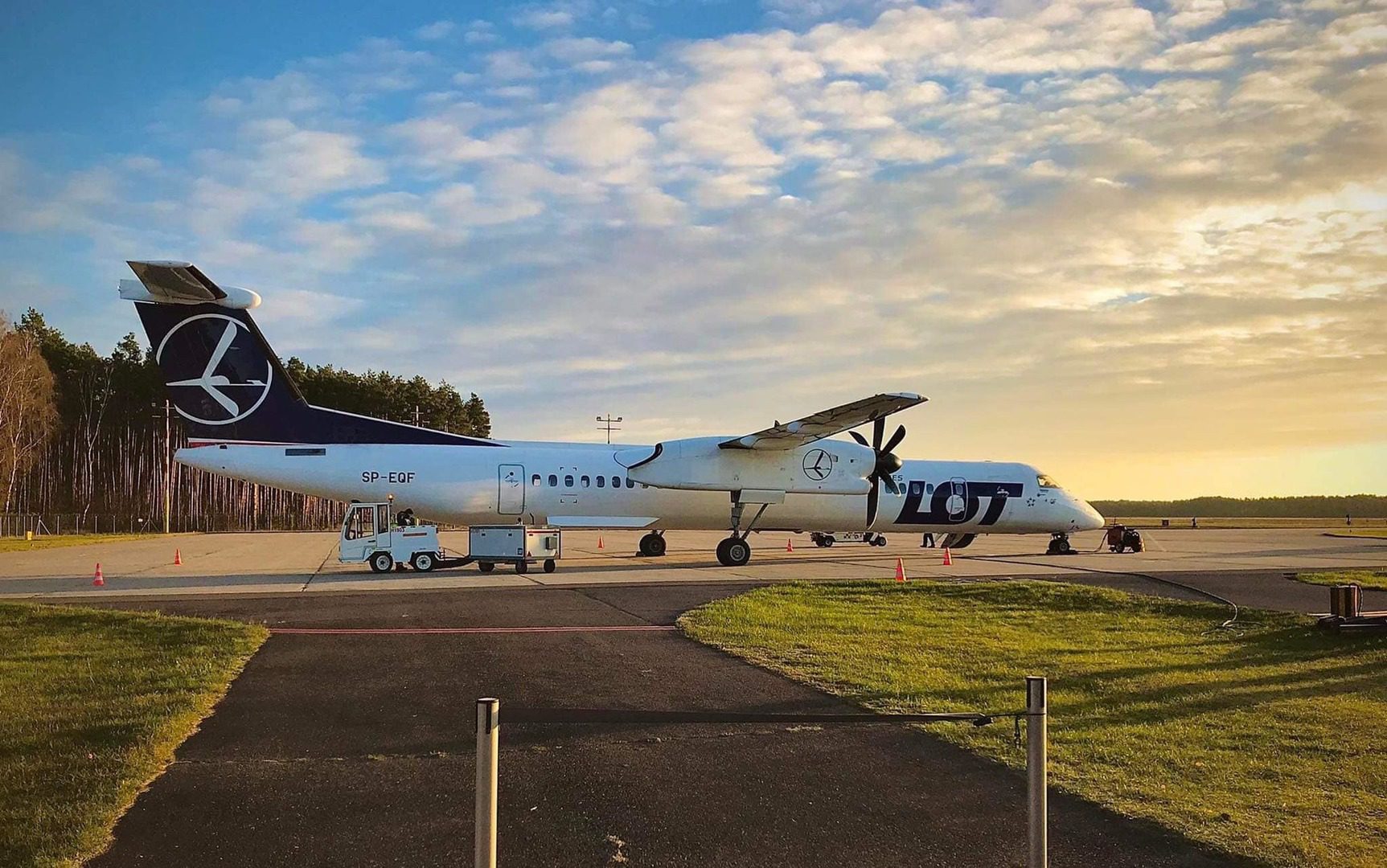 Samolot na pasie startowym  Kolejny rekord lubuskiego lotniska Na koncie 78 tys pasażerów