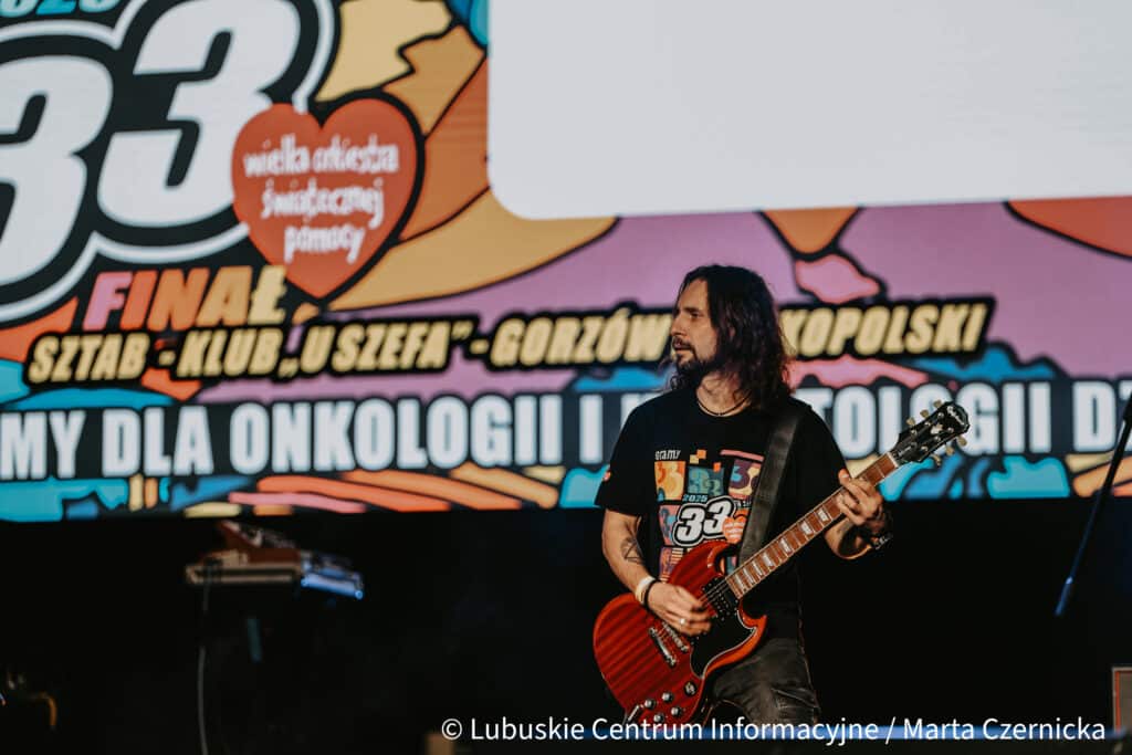 Zespół Podróbka na scenie gorzowskiego finału Wielkiej Orkiestry Świątecznej Pomocy (fot. M. Czernicka)