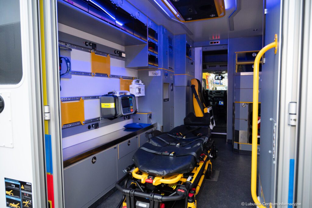 Zdjęcie przykładowe, karetka pediatryczna.