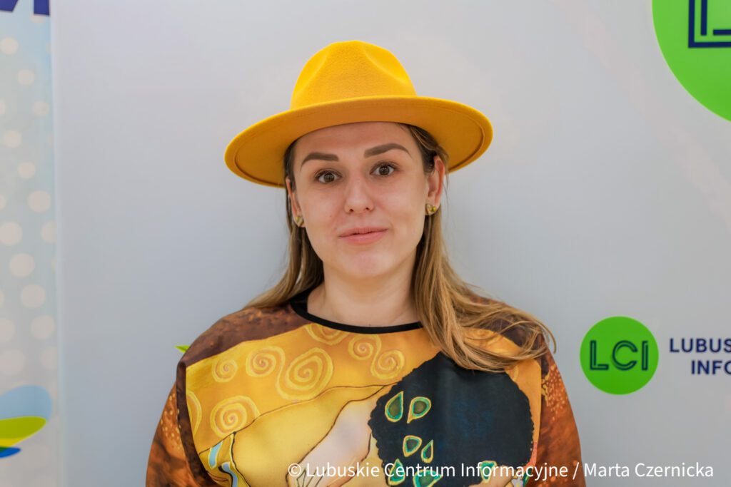 Natalia Ślizowska w ubiorze inspirowanym malarstwem Gustava Klimta.