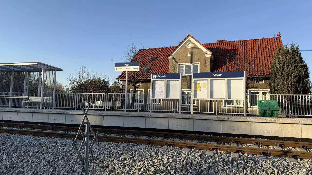 Słone przystanek kolejowy  Wsiąść do pociągu lubuskiego