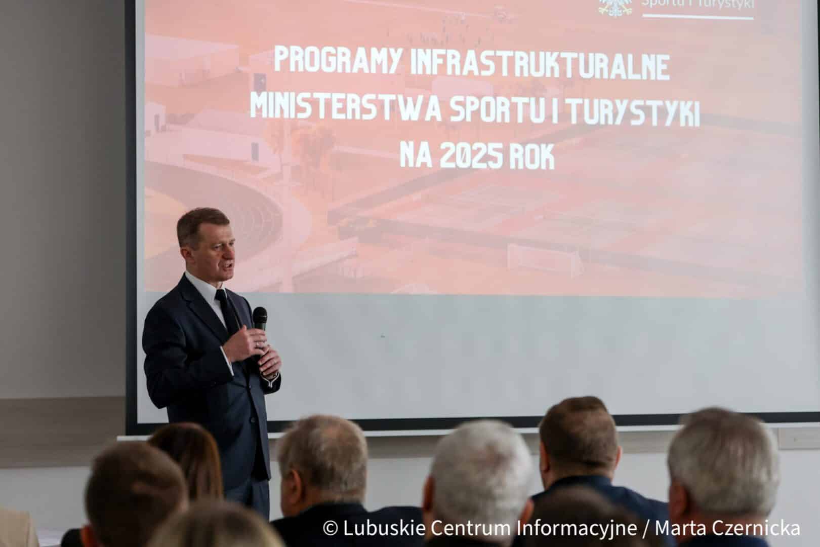 Sport wraca w ręce samorządów Nowy program rozwoju infrastruktury w Lubuskiem  Lubuskie inwestuje w sport  nowe środki na infrastrukturę