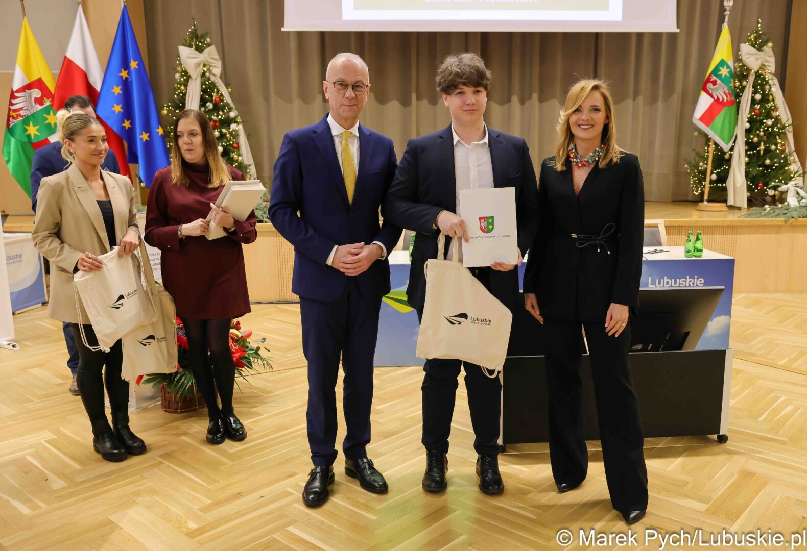 nominowany członek młodzieżowej rady sejmiku  Lubuska młodzież działa Pierwsza sesja Młodzieżowego Sejmiku