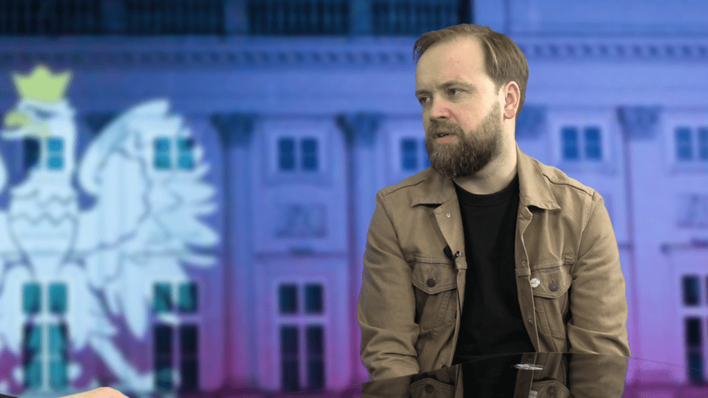 Profesor Łukasz Młyńczyk w studiu Lubuskiego Centrum Informacyjnego.