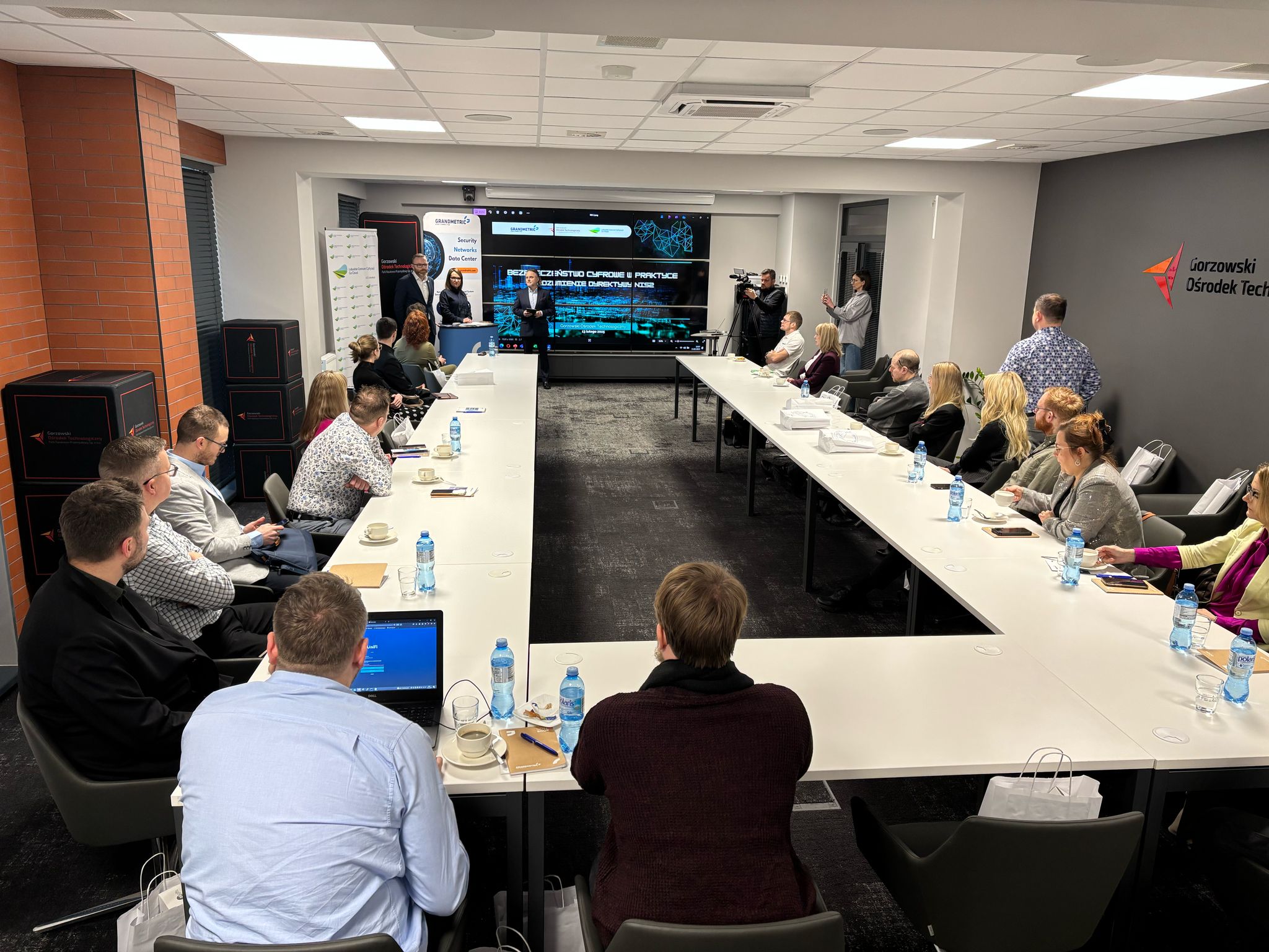 Spotkanie nt dyrektywy NIS2 w Gorzowskim Ośrodku Technologicznym  Bezpieczeństwo danych to nie wymysł to konieczność