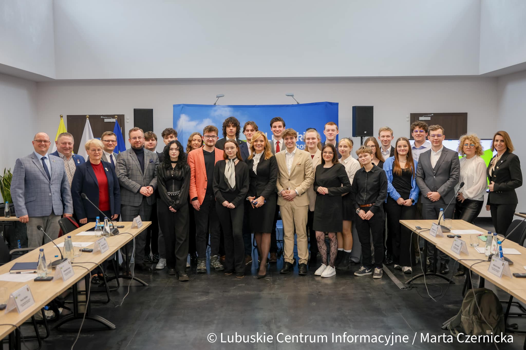 Lubuski Sejmik Młodzieżowy  Młodzi głupcze czyli dlaczego to w nich jest nadzieja Obradował sejmik młodzieżowy