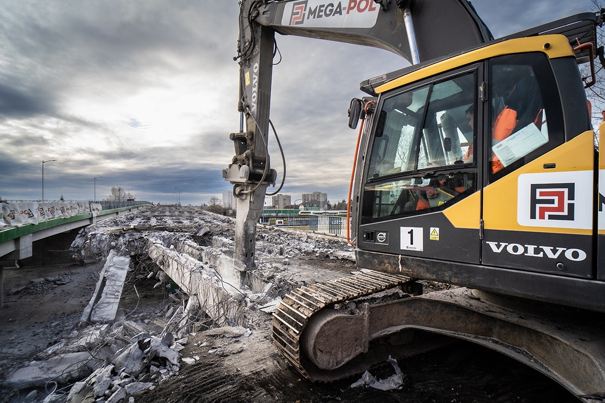 Prace na zachodniej nitce wiaduktu  Miasto zamyka część ul Dąbrowskiego Zmiany w rozkładzie MZK