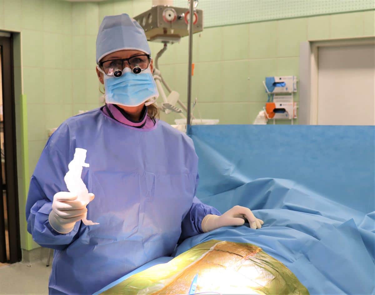 Dr Olga Szyroki chirurg naczyniowa podczas operacji tętniaka aorty Fot archiwum chirurgów  Lawinowo przybywa pacjentów z rakiem tarczycy pomocne są nowoczesne technologie ROZMOWA