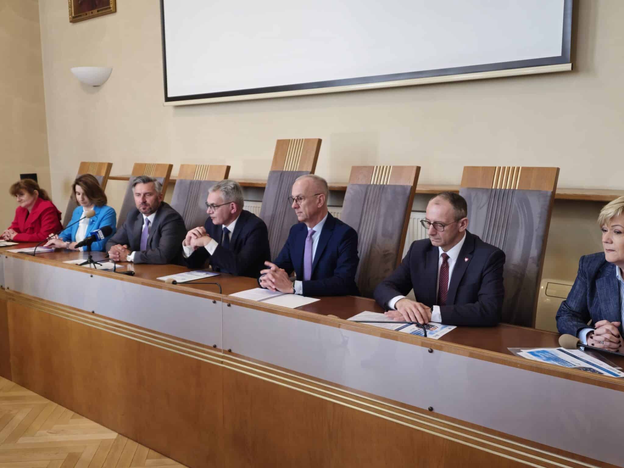 Lubuski Konkurs Wiedzy o Unii Europejskiej NA GWIEZDNYM SZLAKU  Młodzi świadomi Europejczycy Konkurs wiedzy o UE