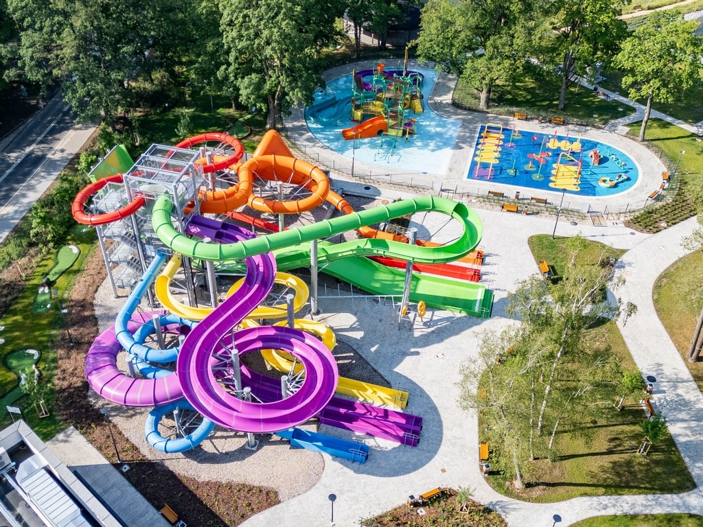 Kąpielisko H2Ochla. Zjeżdżalnie. Żródło foto: MOSIR w Zielonej Górze