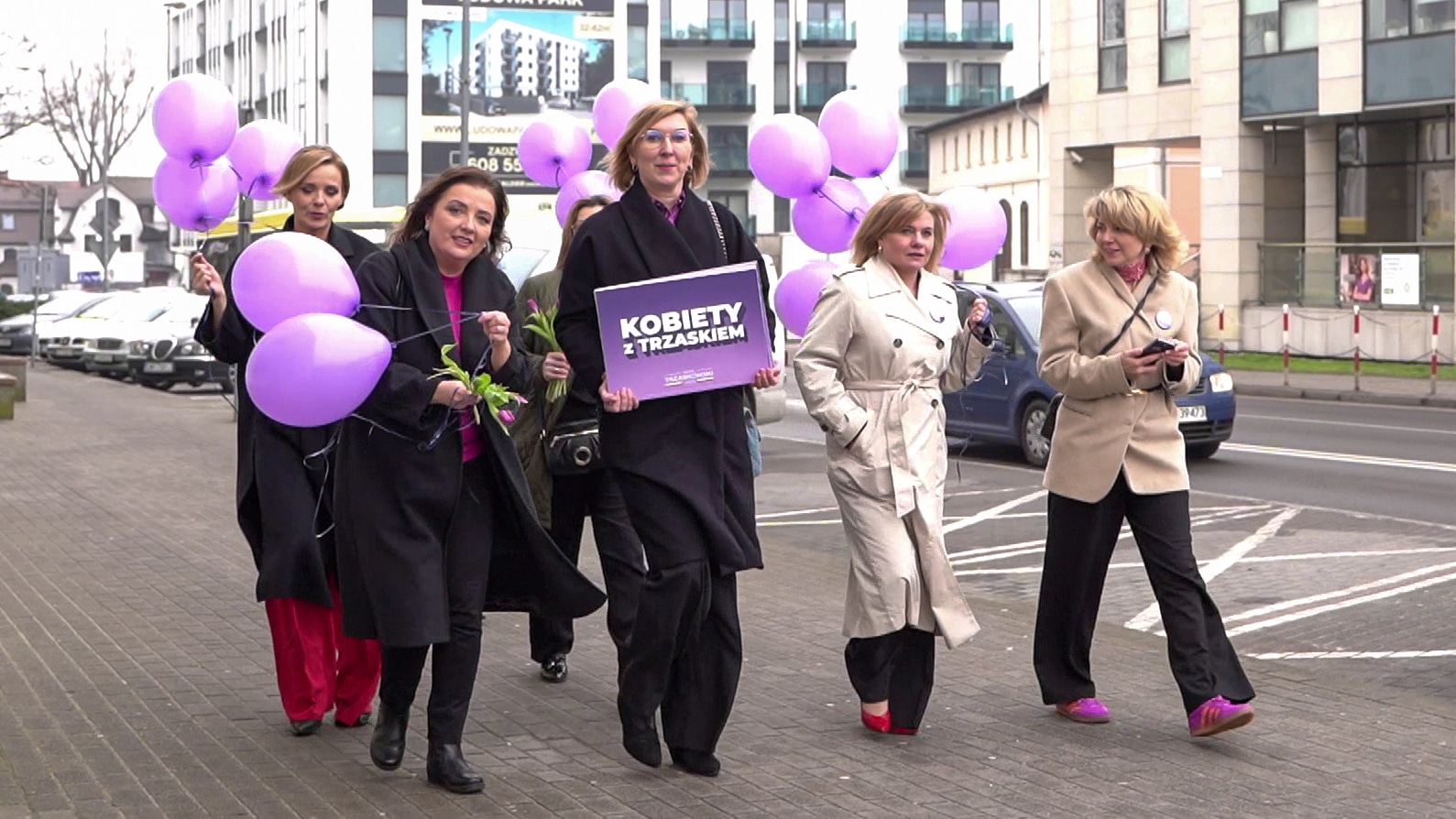   Namawiały kobiety by poszły na wybory