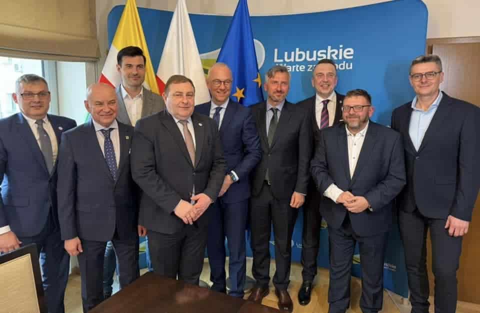 grupa samorządowców i polityków