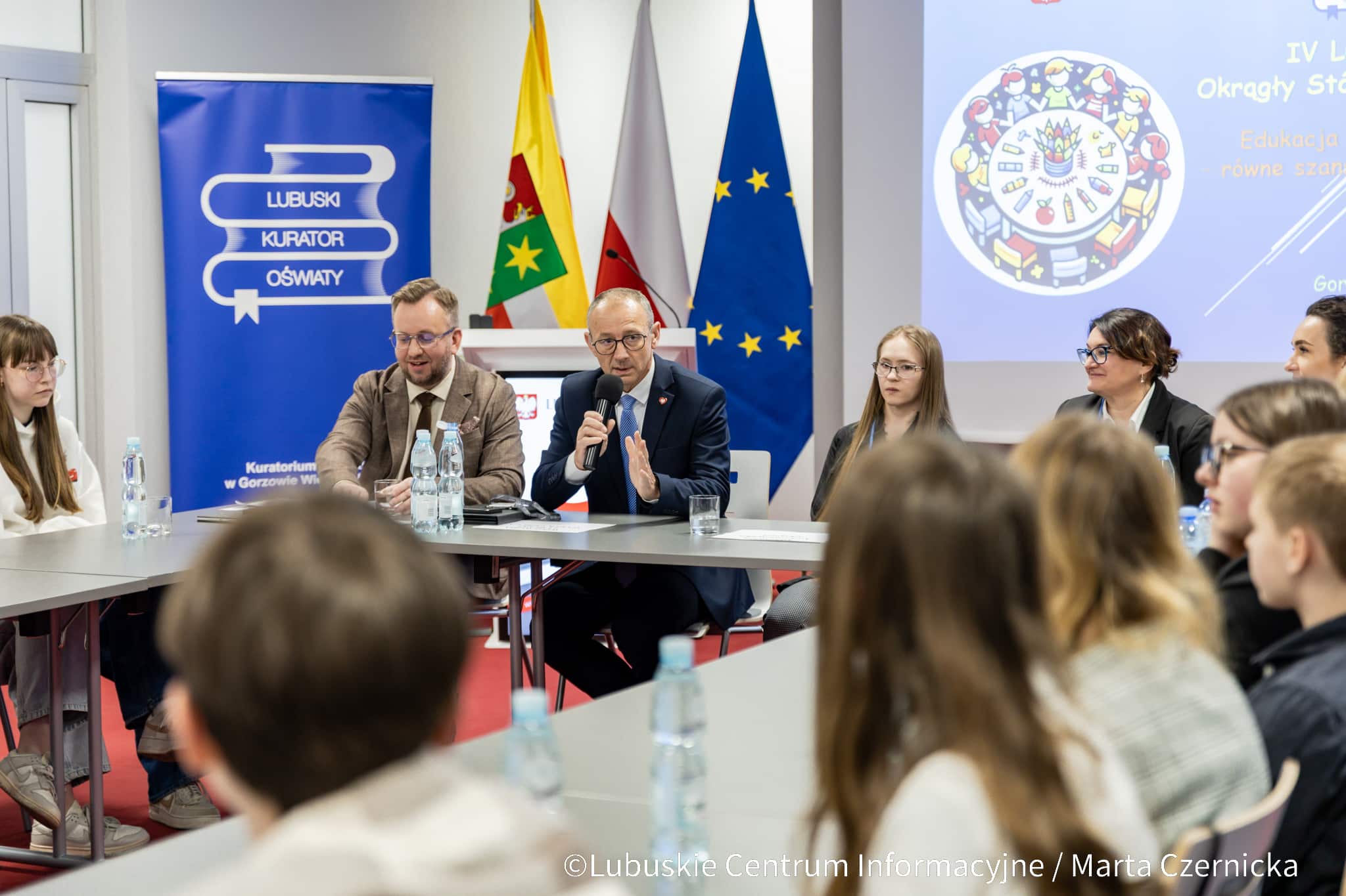   Jak włączyć wszystkich w szkolną wspólnotę Debatowali młodzi kurator i wojewoda ZDJĘCIA