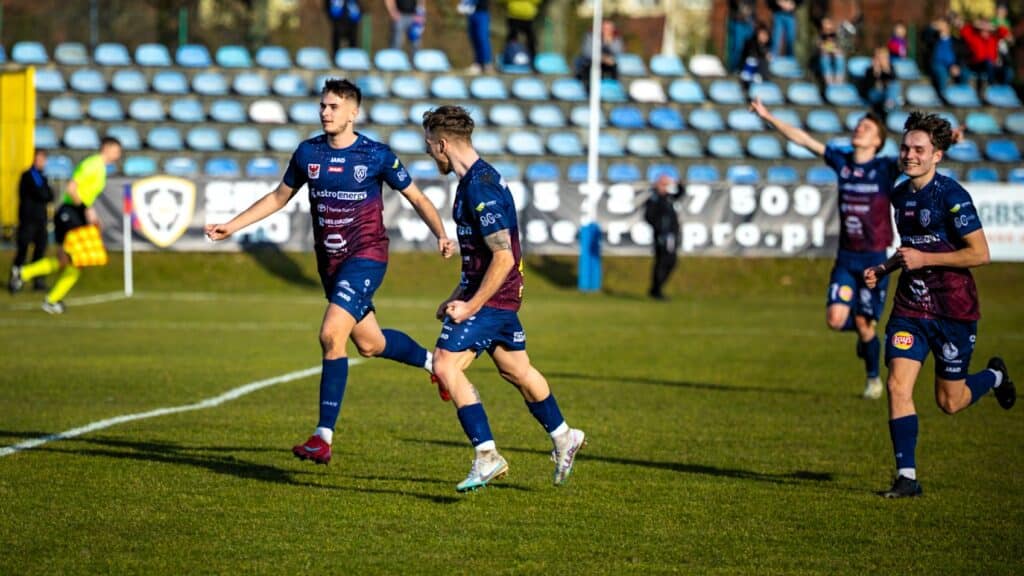 Czterej mężczyźni na boisku