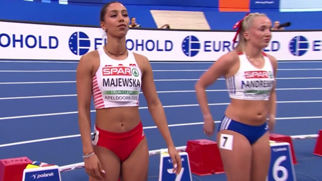 Dwie kobiety w sportowych strojach