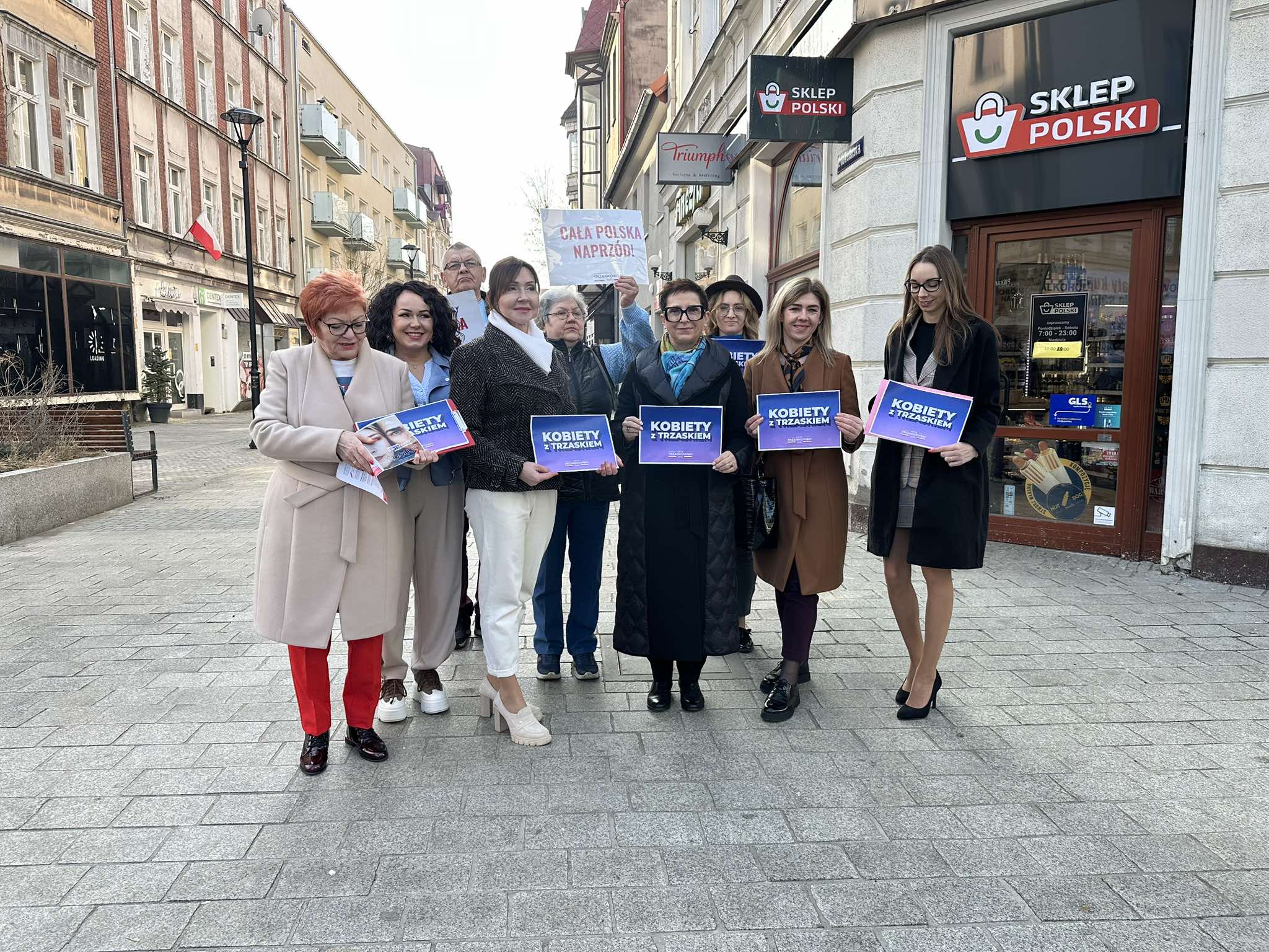 Akcja kobiety idźcie na wybory  Kobiety idźcie na wybory  namawiają działaczki PO