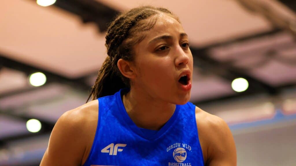 Kobieta w sportowym stroju