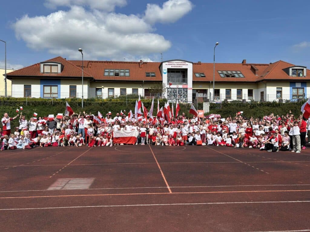 Bieg dla biało-czerwonej w Zespole Szkolno-Przedszkolnym w Bogdańcu.