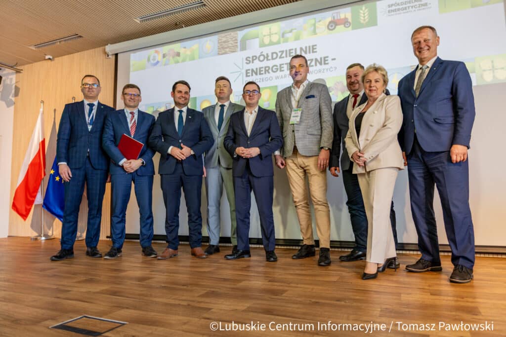 Spółdzielnie energetyczne - Dlaczego warto je tworzyć. Uczestnicy konferencja w Kłodawie.