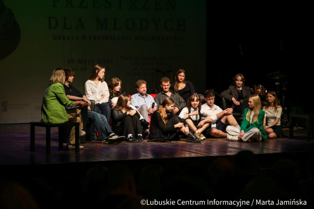 Finał poprzedniej edycji warsztatów zakończył się debatą, w której głos należał do młodzieży