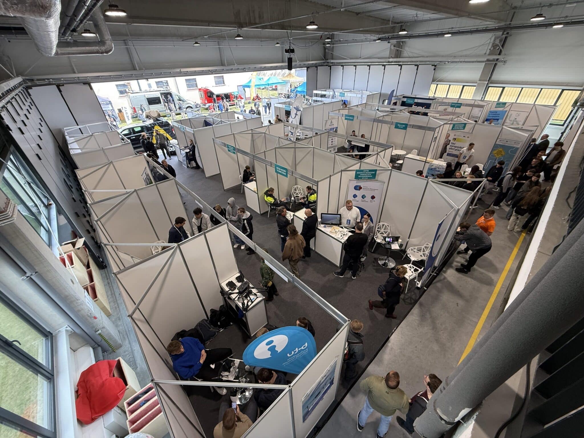   Podniebne targi w Przylepie Lotnisko opanowały drony WIDEO