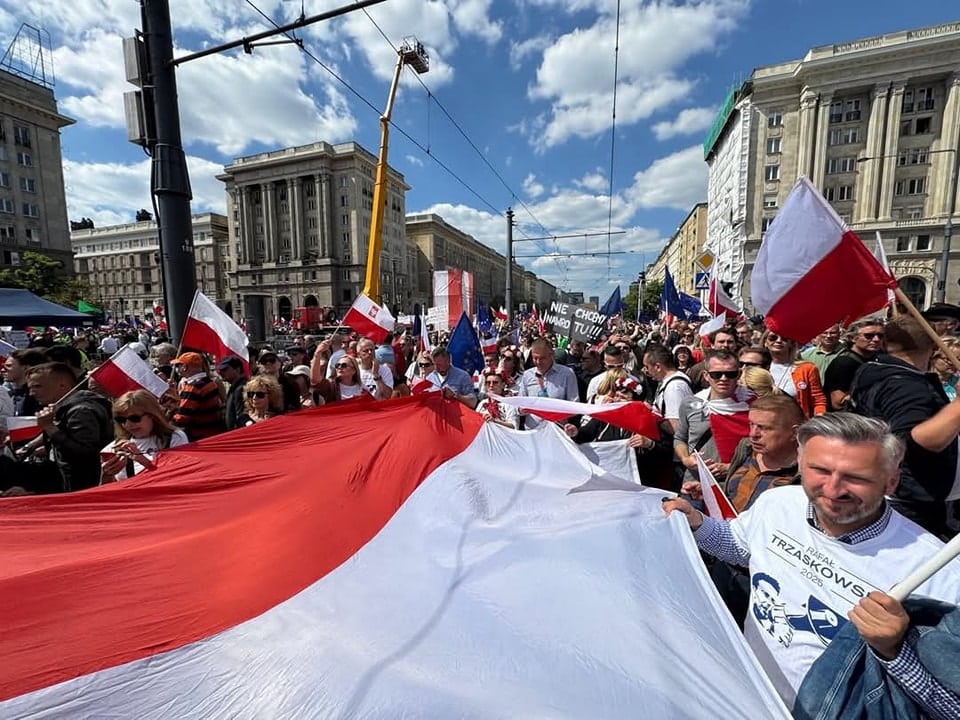 Dwa marsze, jedna Polska, a w niej Polki. Jak zagłosują matki? Zdjęcie marszu z profilu społecznościowego Waldemara Sługockiego.