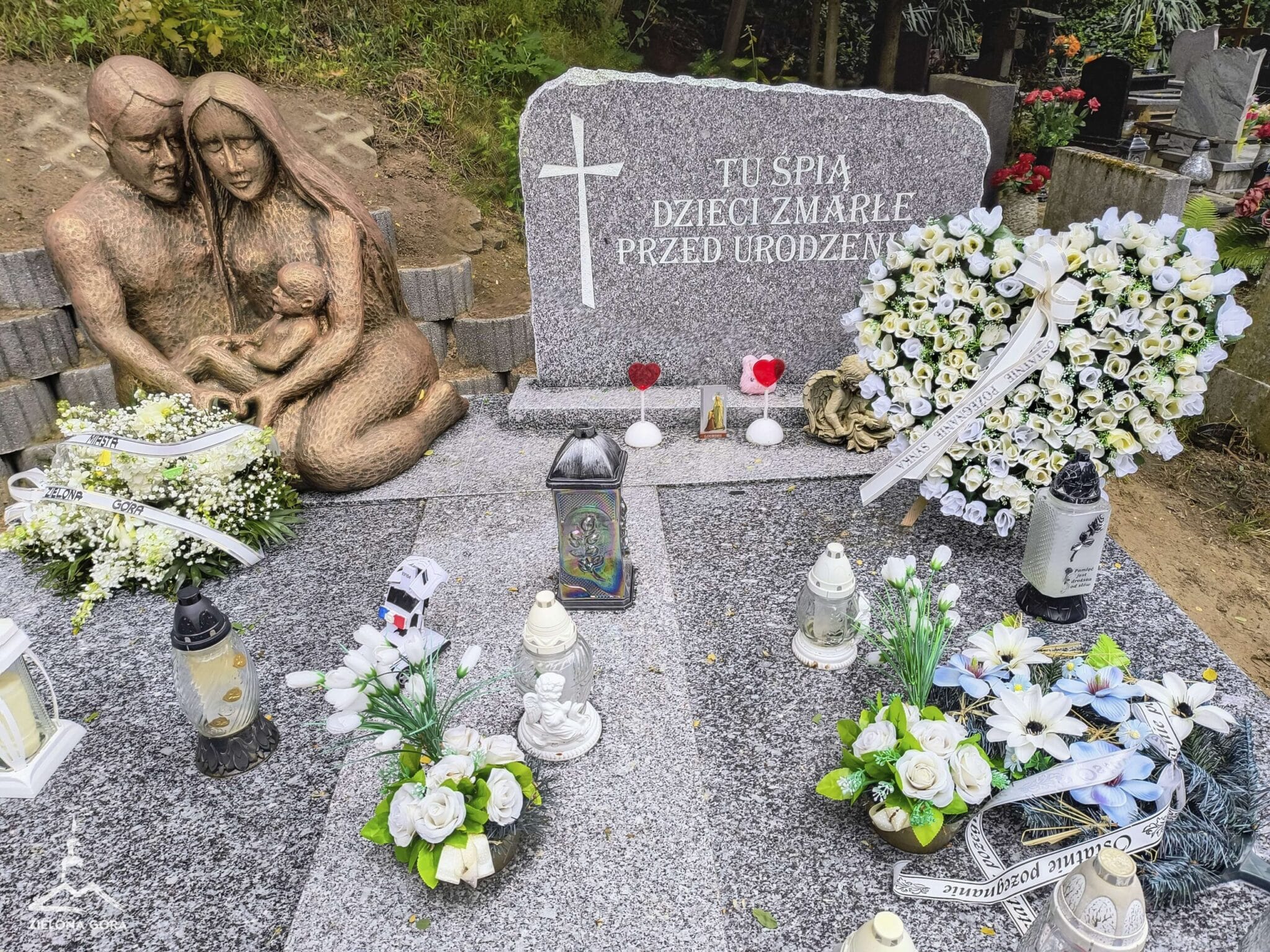   Zielona Góra Poświęcono grób dzieci zmarłych przed narodzeniem