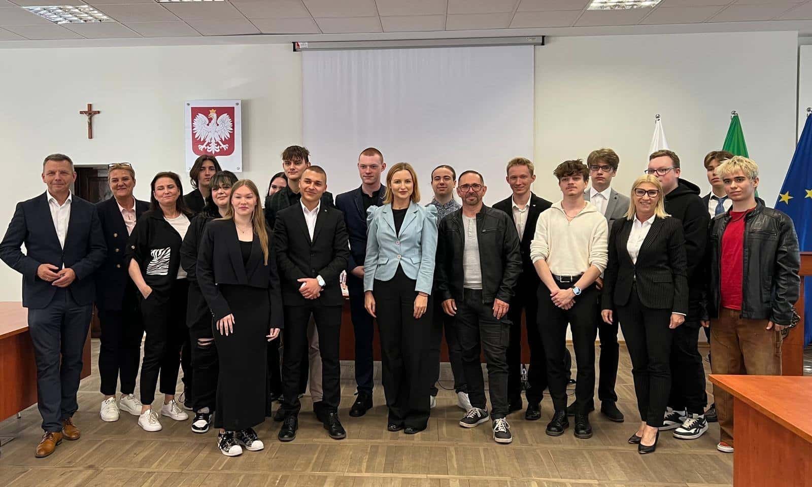 Posiedzenie Młodzieżowej Rady Miasta Gorzowa Wlkp  Młodzieżowa Rada Miasta Gorzowa ruszyła z nową energią i pomysłami