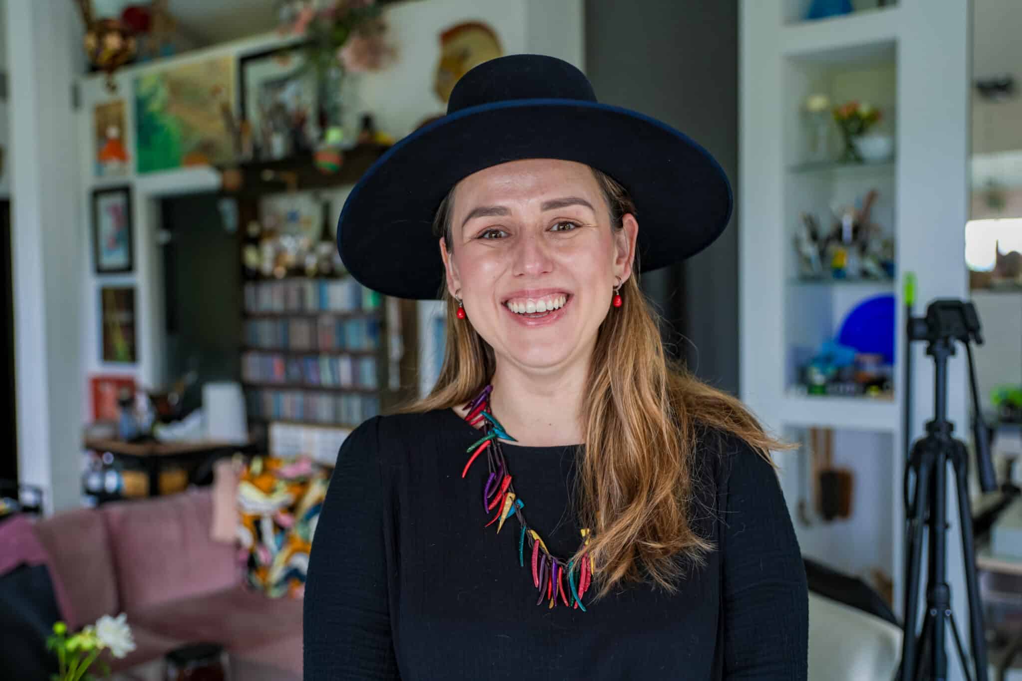 Natalia Ślizowska tworzy w swojej pracowni na Chrobrego w Gorzowie  Ślizowska nie zwalnia tempa Teraz Kazachstan