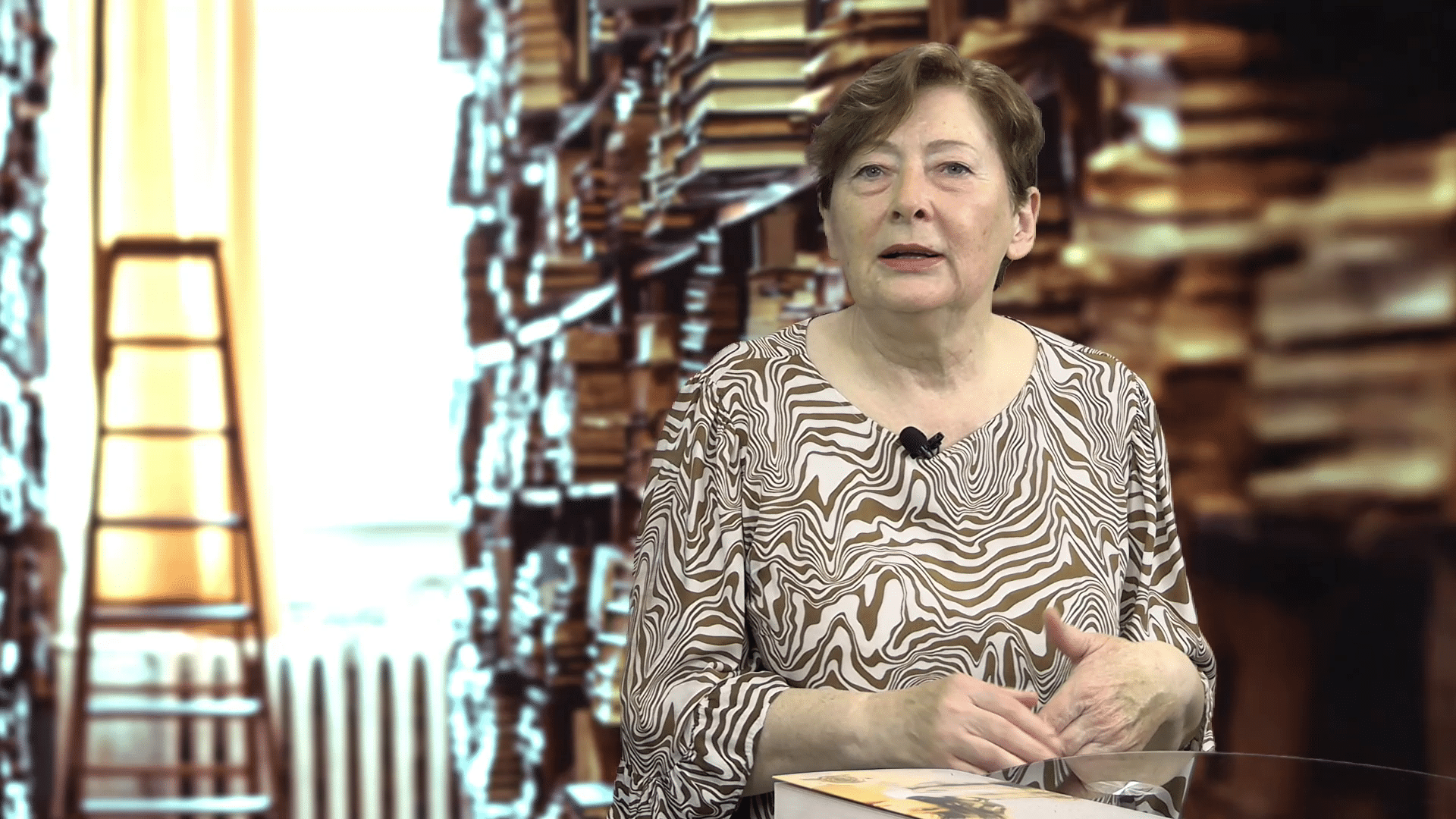 Pisarka Zofia Mąkosa podczas wywiadu w studiu LCI  Herstorie na pograniczu WIDEO