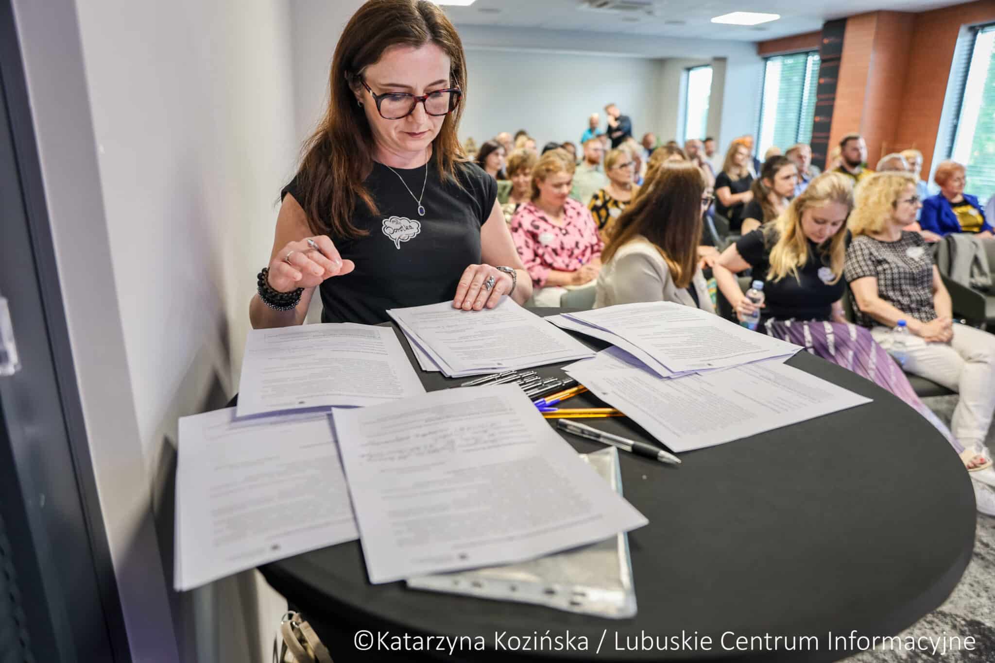 Pierwsze Gorzowskie Forum Organizacji Pozarządowych zgromadziło pełną salę Gorzowskiego Ośrodka Technologicznego  To pierwsze takie forum dla NGO w Gorzowie i od razu pełna sala